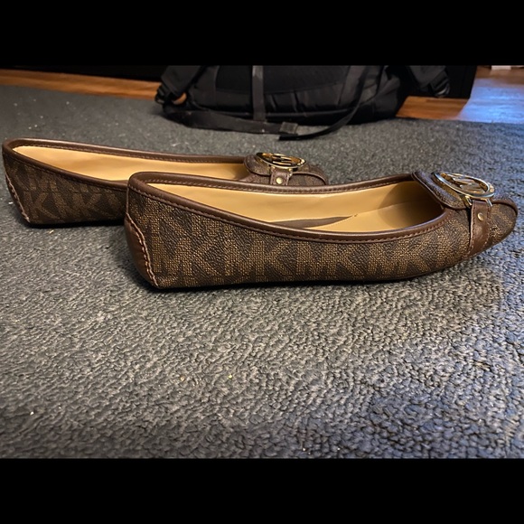 Women’s Michael Kors Flats - Picture 4 of 7
